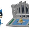 Popculture Funko | Batman - Batman With Hall Of Justice 80Th Anniversary Pop! Town