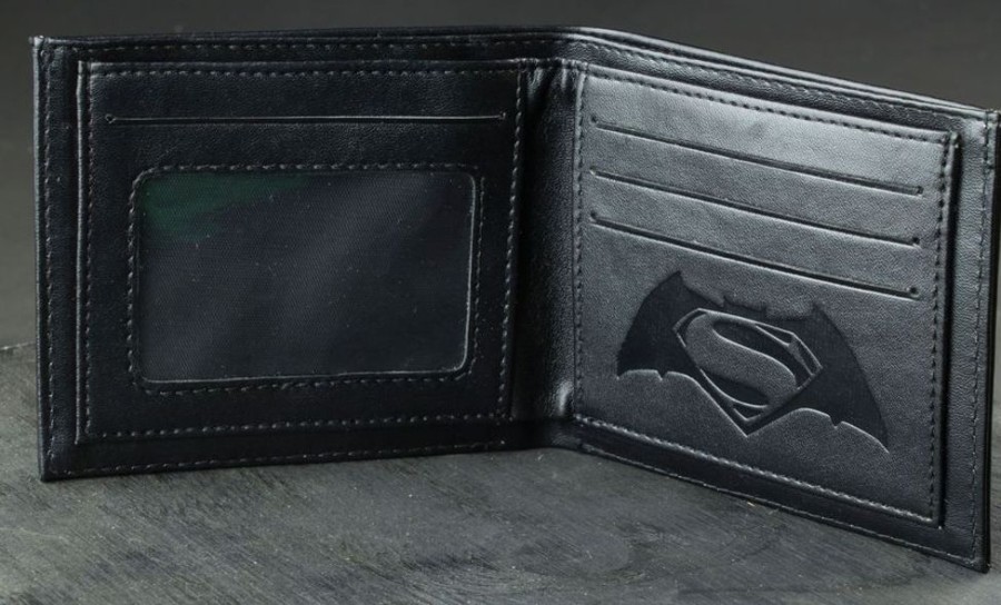 Popculture DC Comics | Batman V Superman: Dawn Of Justice - Movie Logo Embossed Wallet